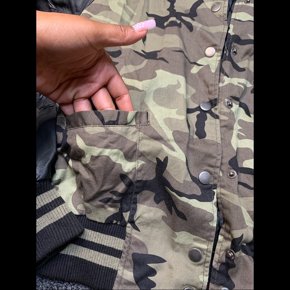 camo Jacket - Picture 2 of 3